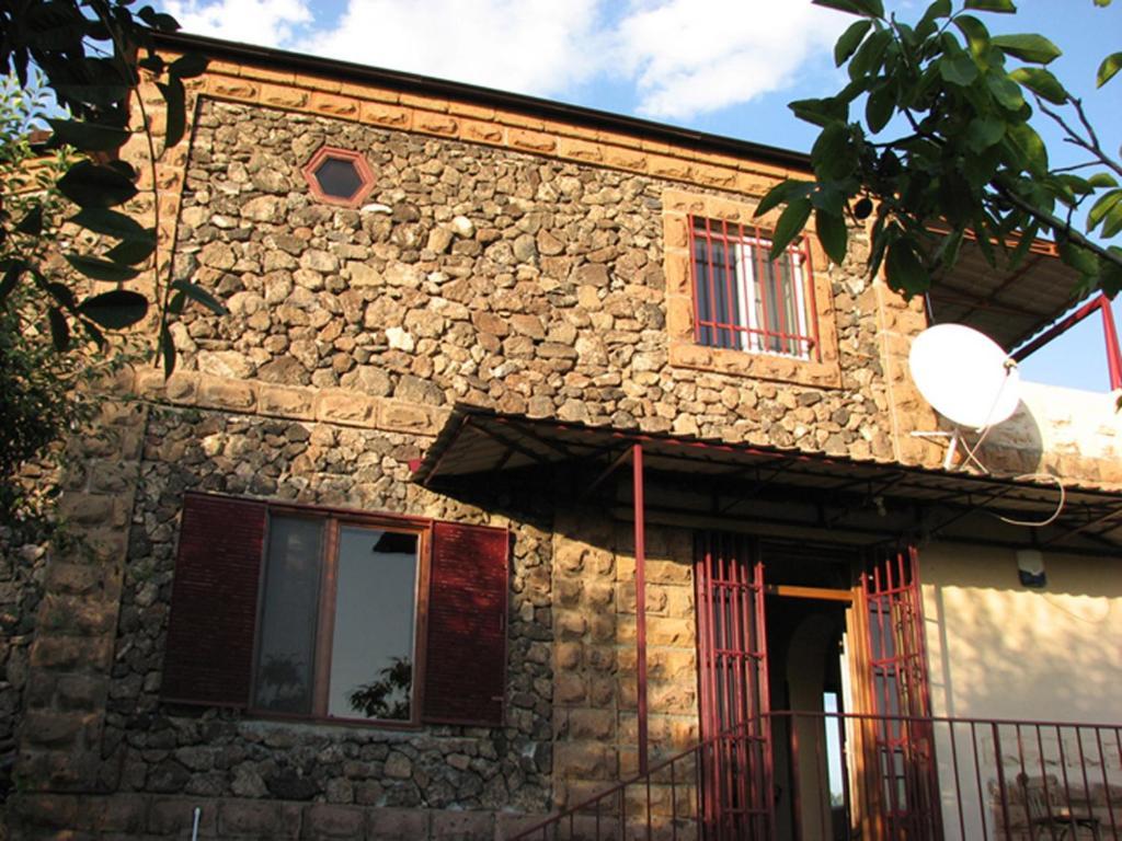Three Jugs B&B Jrvezh Экстерьер фото